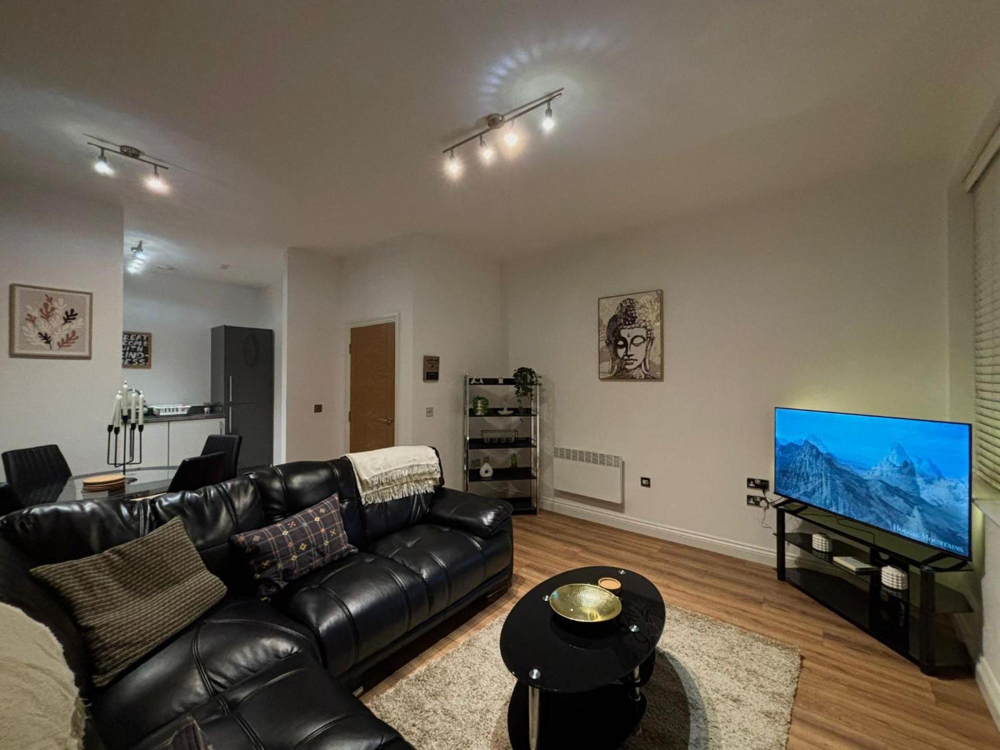 24-7 Secured City Centre Apartments With Free Underground Parking And Wifi Birmingham Exteriér fotografie