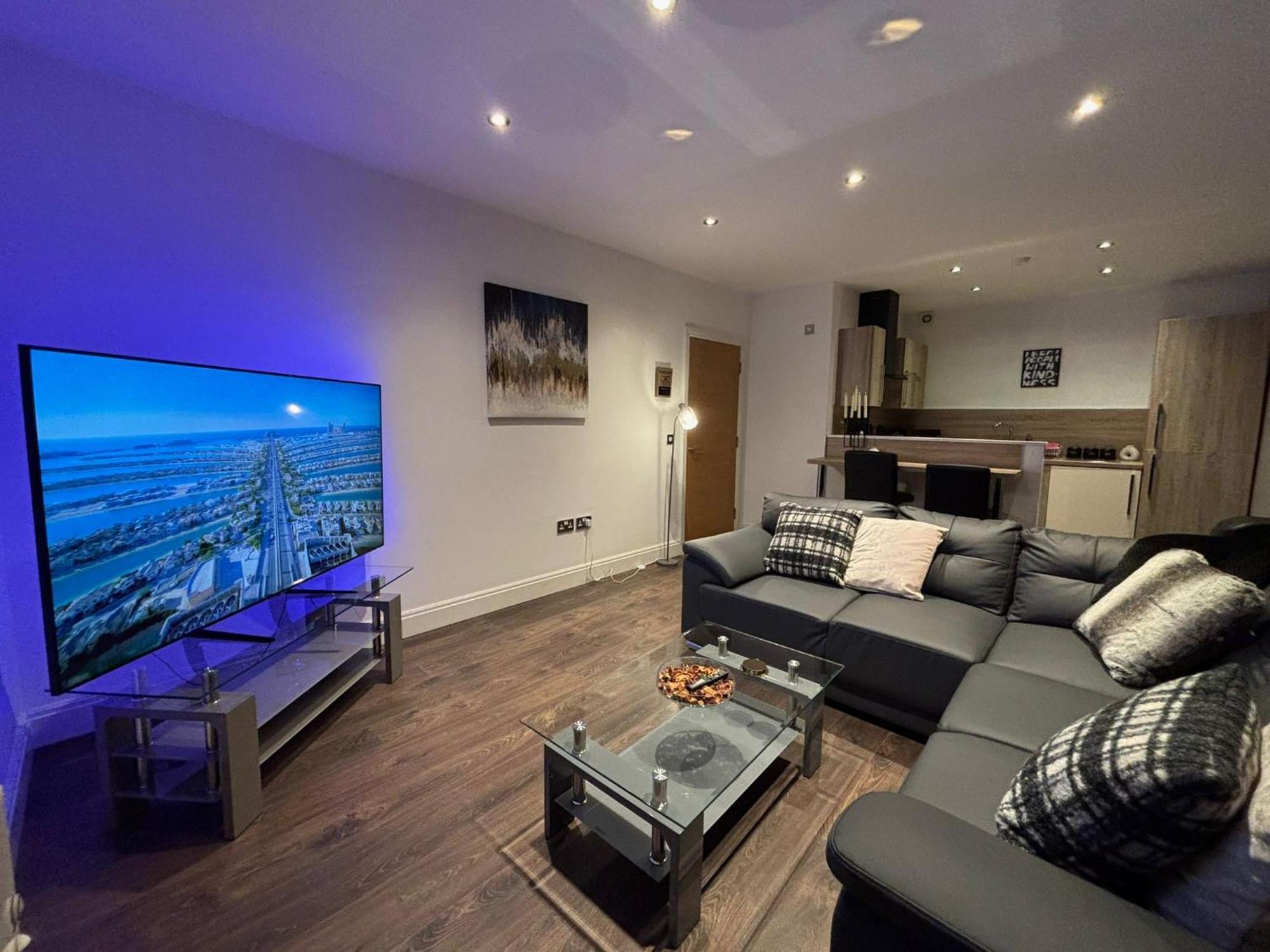 24-7 Secured City Centre Apartments With Free Underground Parking And Wifi Birmingham Exteriér fotografie